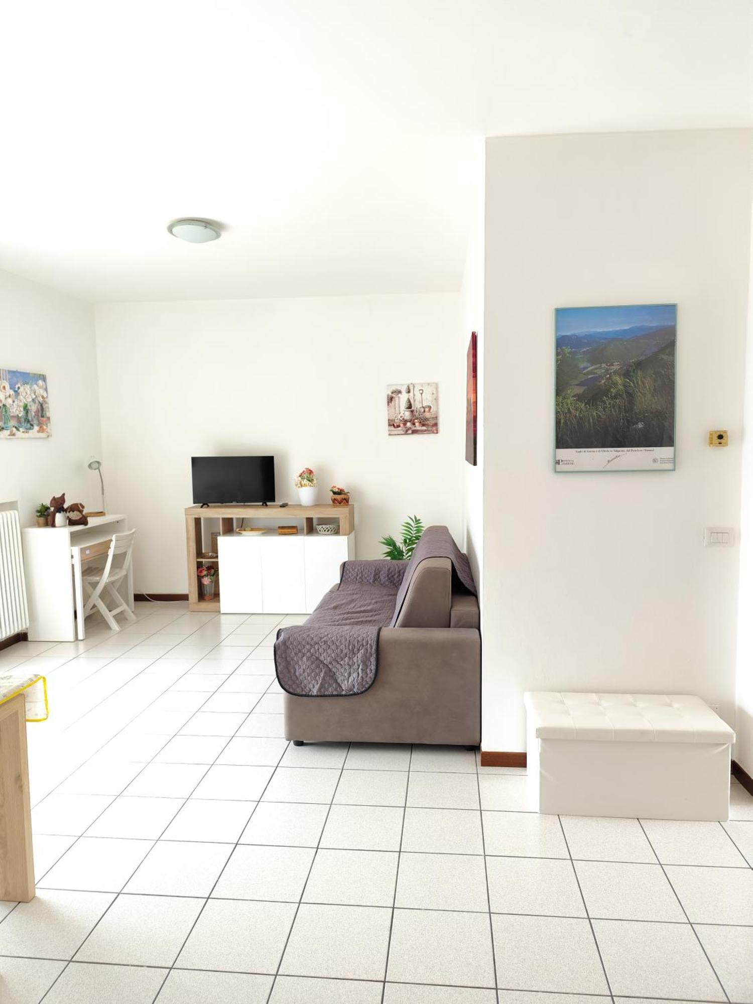 Residenza Tiziana Daire Luino Dış mekan fotoğraf