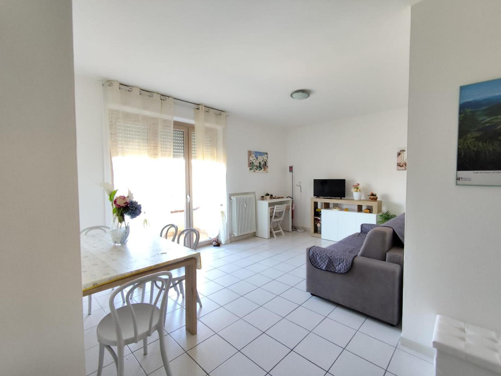 Residenza Tiziana Daire Luino Dış mekan fotoğraf